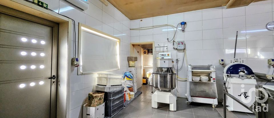 Boutique/Local commercial à Pardilhó de 203 m²