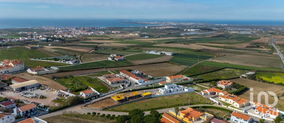 Moradia T4 em Atouguia da Baleia de 247 m²