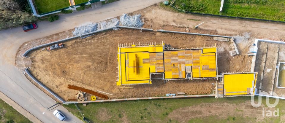 Moradia T4 em Atouguia da Baleia de 247 m²