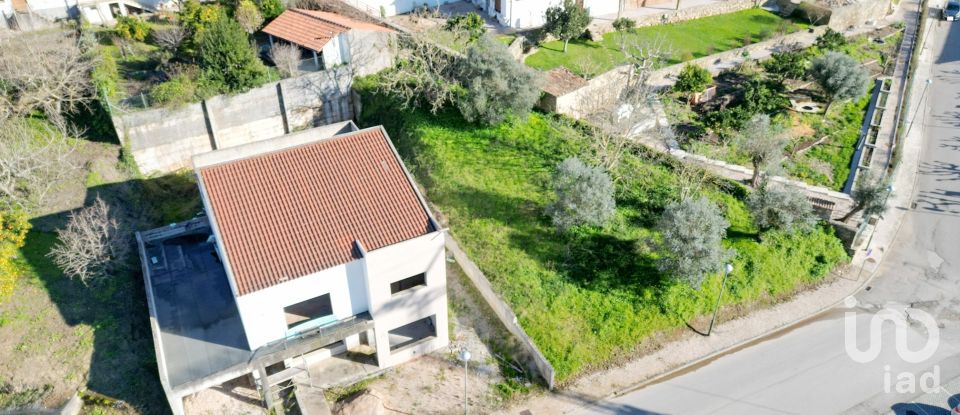 Terreno urbano em São Miguel, Santa Eufémia e Rabaçal de 505 m²