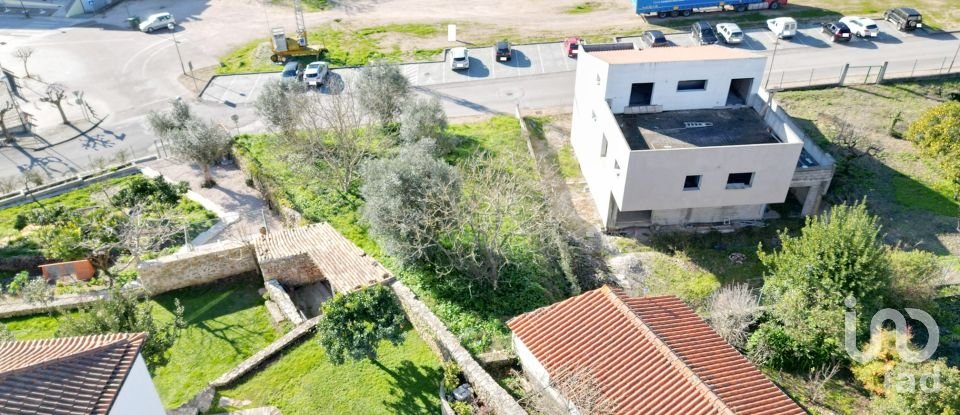 Terreno urbano em São Miguel, Santa Eufémia e Rabaçal de 505 m²