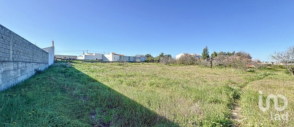 Terrain à bâtir à Montenegro de 1 120 m²