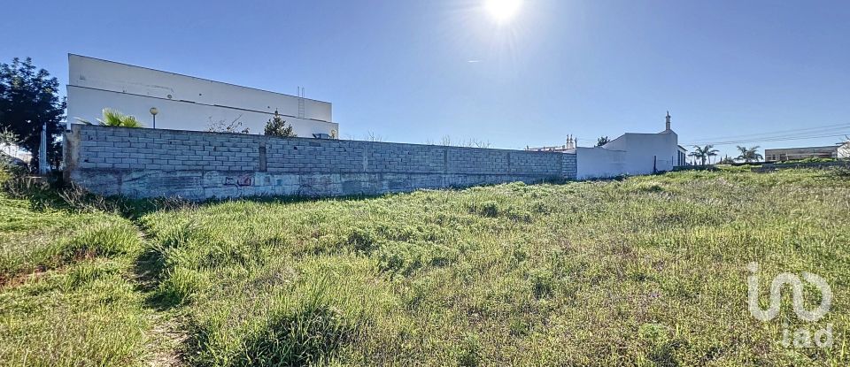 Terrain à bâtir à Montenegro de 1 120 m²