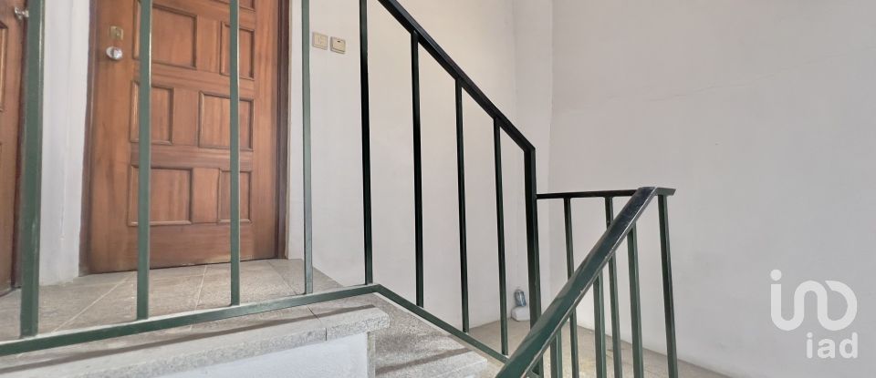 Immeuble à Gouveia de 240 m²