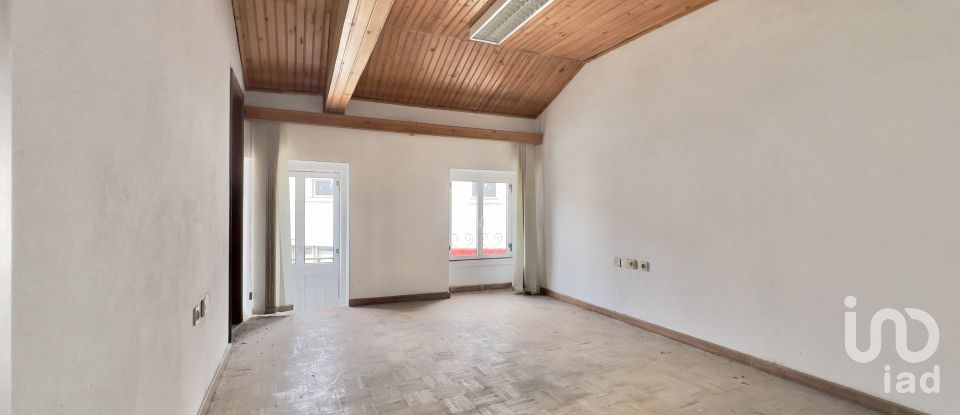 Immeuble à Gouveia de 240 m²