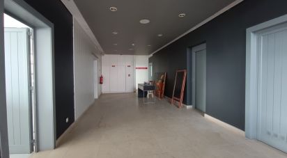 Shop / premises commercial in Carnaxide e Queijas of 384 m²