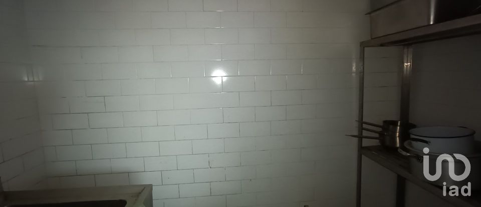 Shop / premises commercial in Carnaxide e Queijas of 384 m²