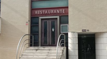 Boutique/Local commercial à Carnaxide e Queijas de 384 m²