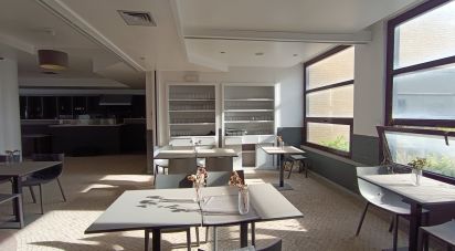 Boutique/Local commercial à Carnaxide e Queijas de 384 m²