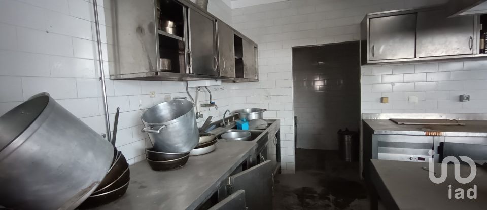 Boutique/Local commercial à Carnaxide e Queijas de 384 m²