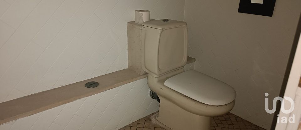 Boutique/Local commercial à Carnaxide e Queijas de 384 m²