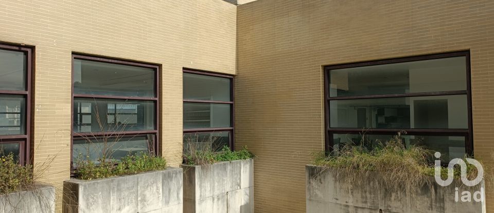 Boutique/Local commercial à Carnaxide e Queijas de 384 m²