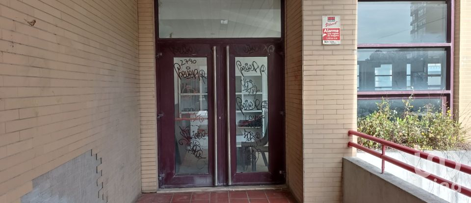 Boutique/Local commercial à Carnaxide e Queijas de 384 m²