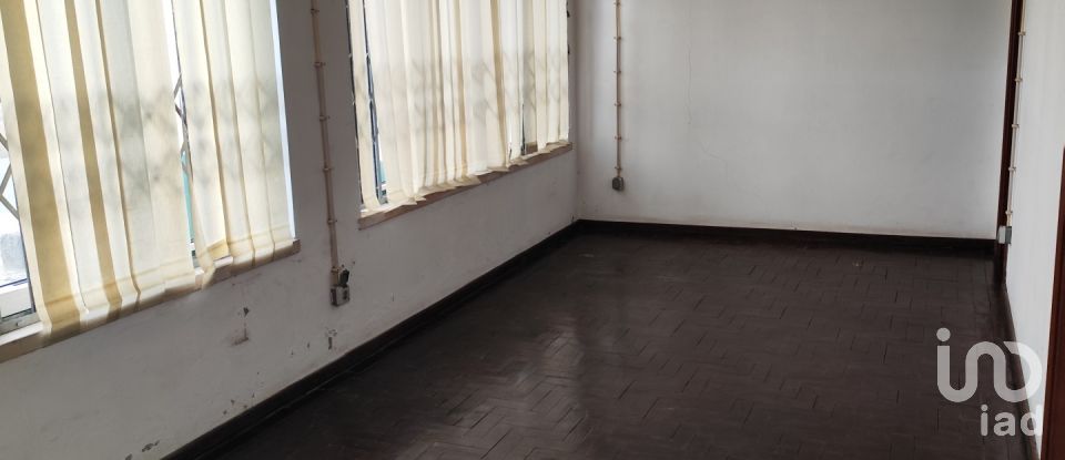 Boutique/Local commercial à Montemor-o-Velho e Gatões de 1 200 m²