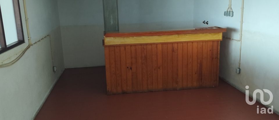 Boutique/Local commercial à Montemor-o-Velho e Gatões de 1 200 m²