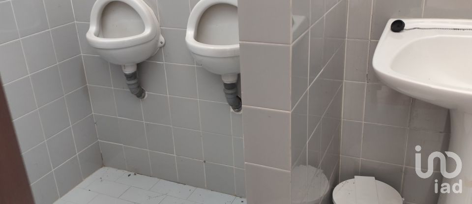 Boutique/Local commercial à Montemor-o-Velho e Gatões de 1 200 m²