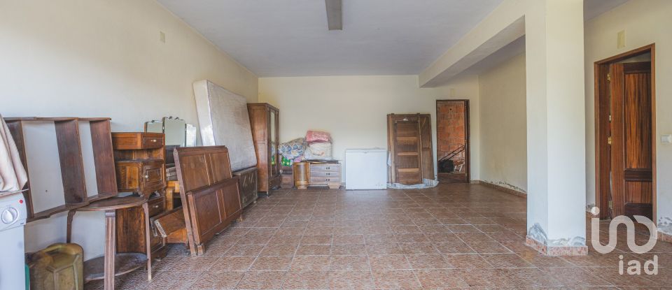 Maison T3 à Folques de 248 m²