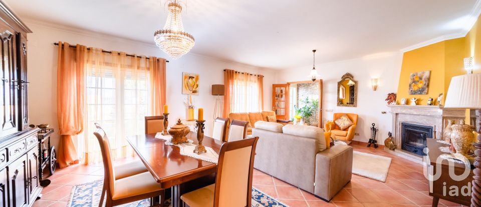 Moradia T3 em Caldas da Rainha - Nossa Senhora do Pópulo, Coto e São Gregório de 499 m²