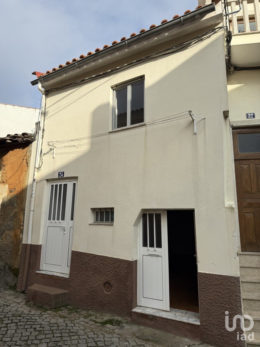 Lodge T2 in Murça of 66 m²