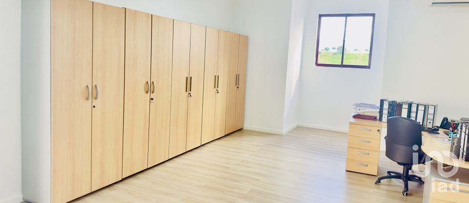 Offices in Mina de Água of 490 m²