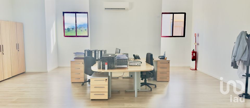 Offices in Mina de Água of 490 m²