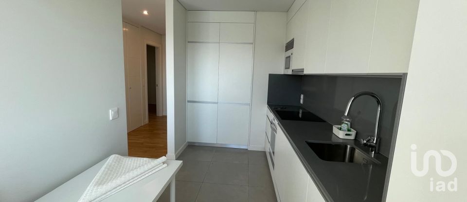 Apartamento T2 em Lordelo Do Ouro E Massarelos de 76 m²