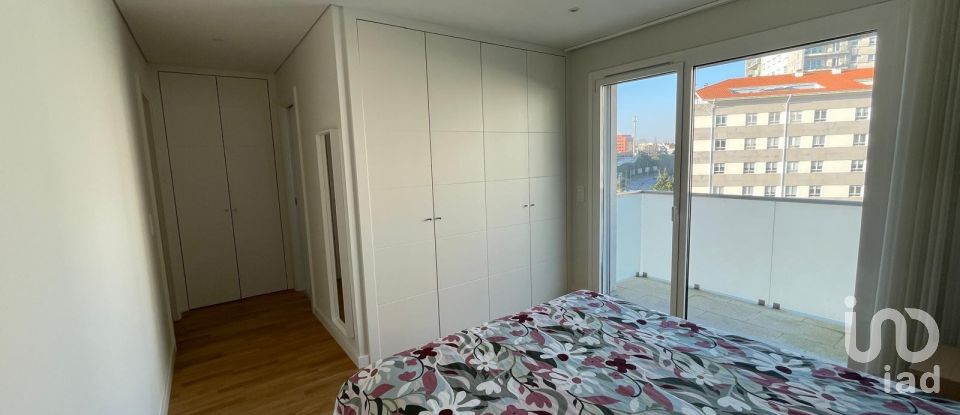 Apartamento T2 em Lordelo Do Ouro E Massarelos de 76 m²