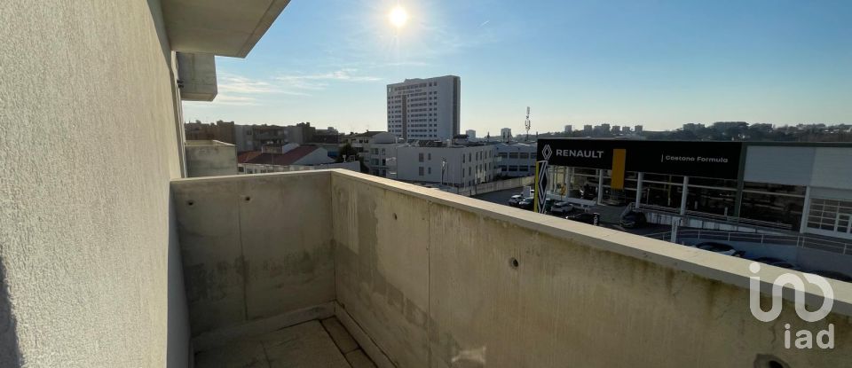 Apartamento T2 em Lordelo Do Ouro E Massarelos de 76 m²