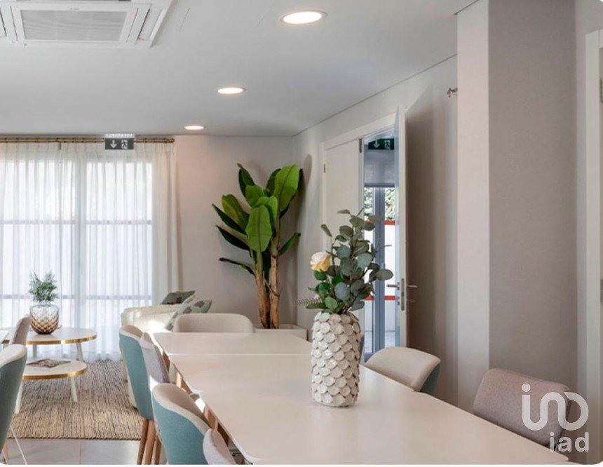 Apartamento T2 em Lordelo Do Ouro E Massarelos de 76 m²