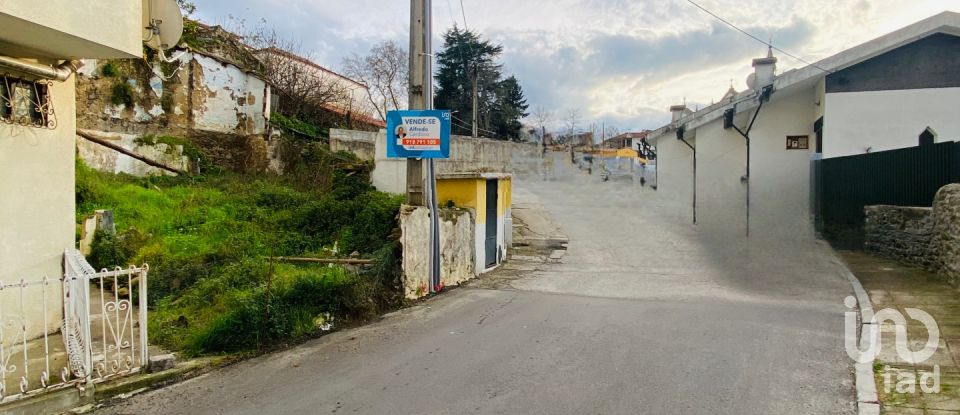 Moradia T2 em Peso da Régua e Godim de 345 m²