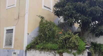 Bâtiment à Santo António dos Olivais de 144 m²