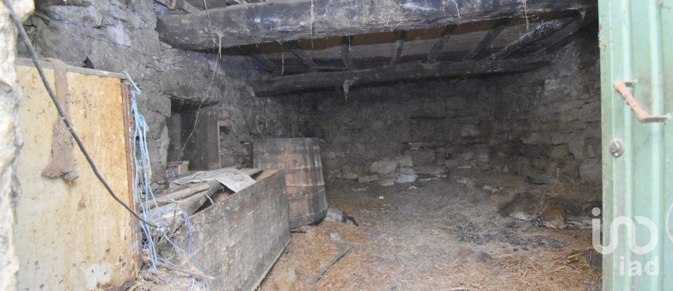 Village house T2 in Degracias e Pombalinho of 198 m²