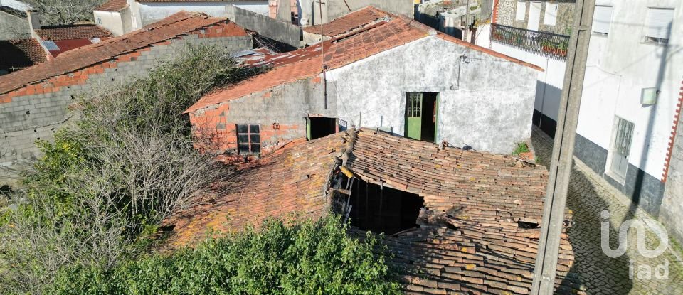 Village house T2 in Degracias e Pombalinho of 198 m²