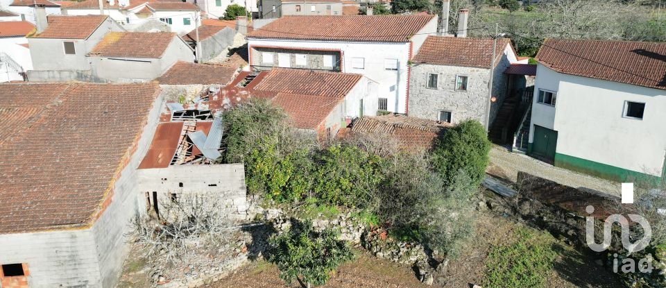 Village house T2 in Degracias e Pombalinho of 198 m²