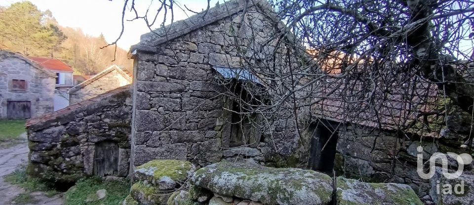 Casa de Campo T0 em Castro Laboreiro e Lamas de Mouro de 147 m²