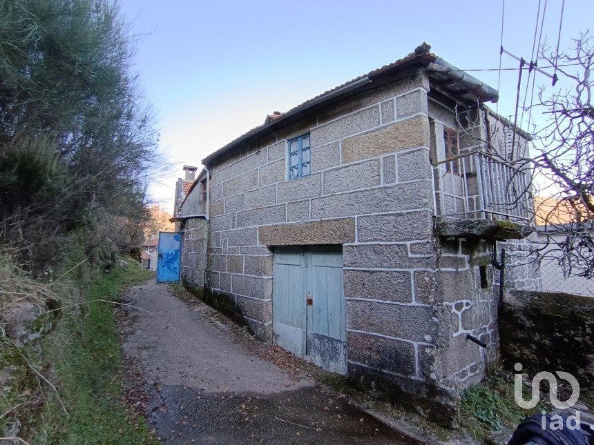 Casa de Campo T3 em Castro Laboreiro e Lamas de Mouro de 105 m²