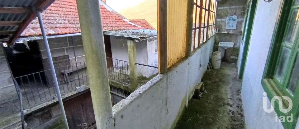 Casa de Campo T3 em Castro Laboreiro e Lamas de Mouro de 105 m²