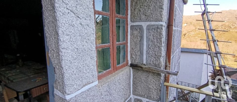 Casa de Campo T3 em Castro Laboreiro e Lamas de Mouro de 105 m²