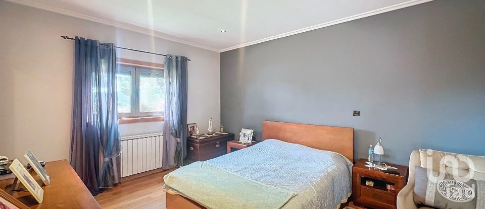 House T4 in Vale de Anta of 450 m²