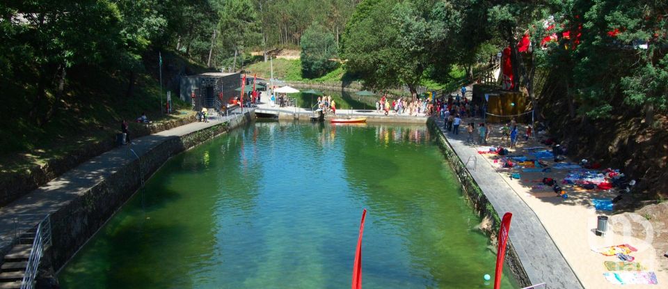 Terreno urbano em Podentes de 2 088 m²