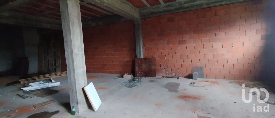 Parking in Santarém (Marvila), Santa Iria Da Ribeira De Santarém, Santarém (São Salvador) E Santarém (São Nicolau) of 300 m²