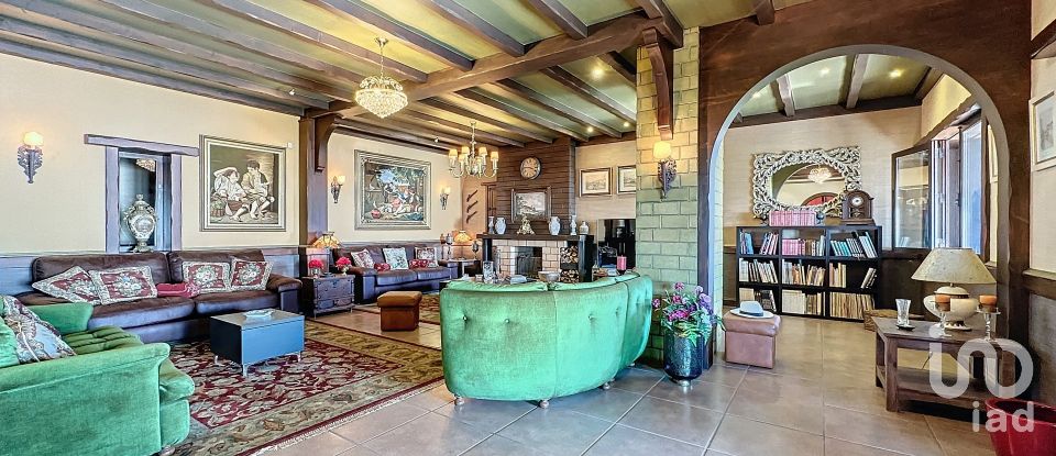 House T4 in São Martinho of 446 m²