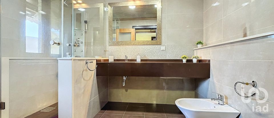 House T4 in São Martinho of 446 m²