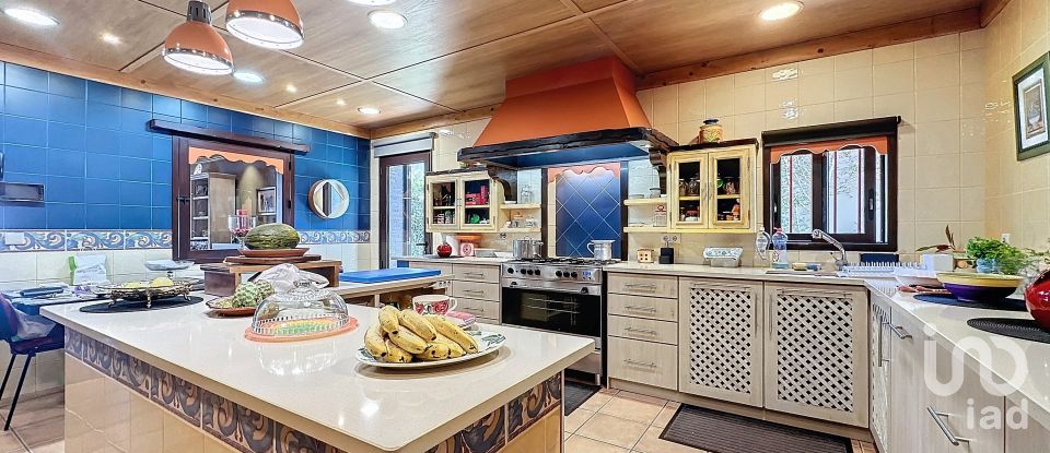 House T4 in São Martinho of 446 m²