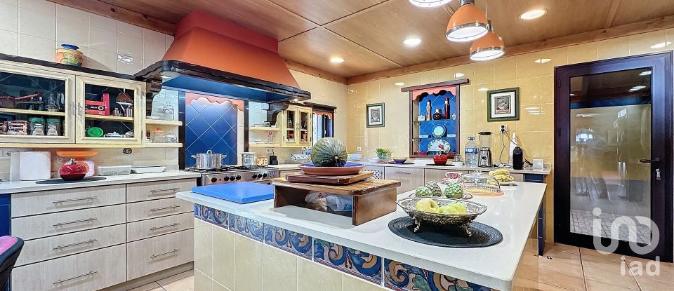 House T4 in São Martinho of 446 m²