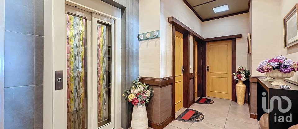 House T4 in São Martinho of 446 m²