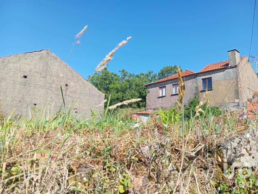 Maison T3 à Vila Nova de 140 m²