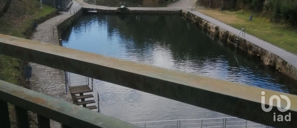 Maison T3 à Vila Nova de 140 m²