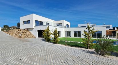 Maison T3 à Atouguia da Baleia de 262 m²