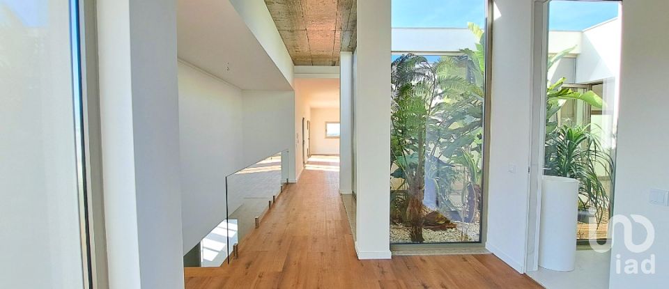 Moradia T3 em Atouguia da Baleia de 262 m²